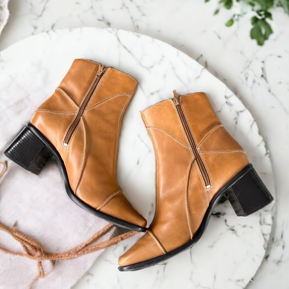 Clarks Y2K Tan Leather Heel Square Toe Boots Size 9.5 - Picture 10 of 14